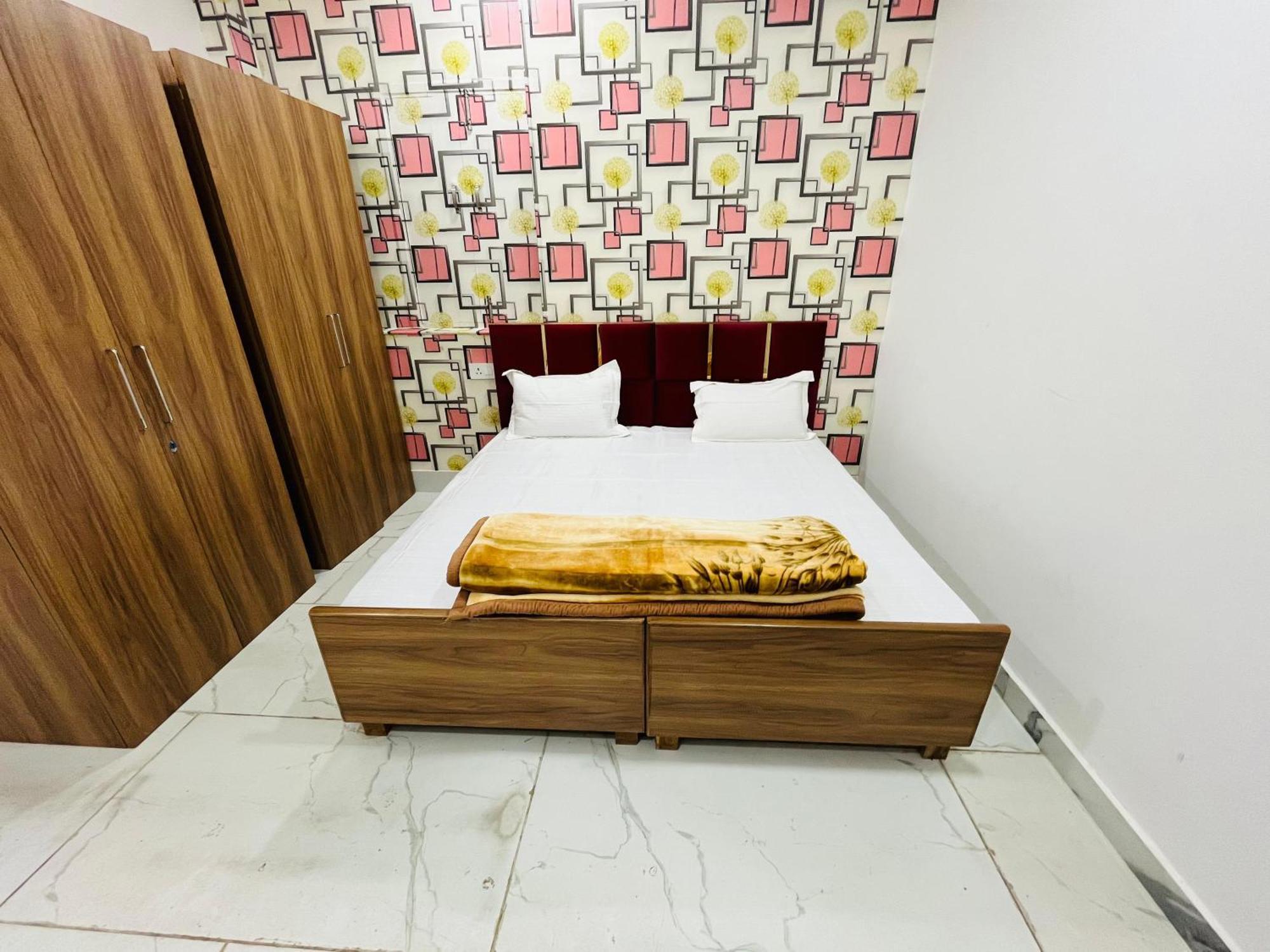 Townhouse Happy Habitat Guest House Greater Noida Exterior foto